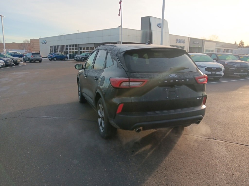 Used 2025 Ford Escape ST-Line image 10