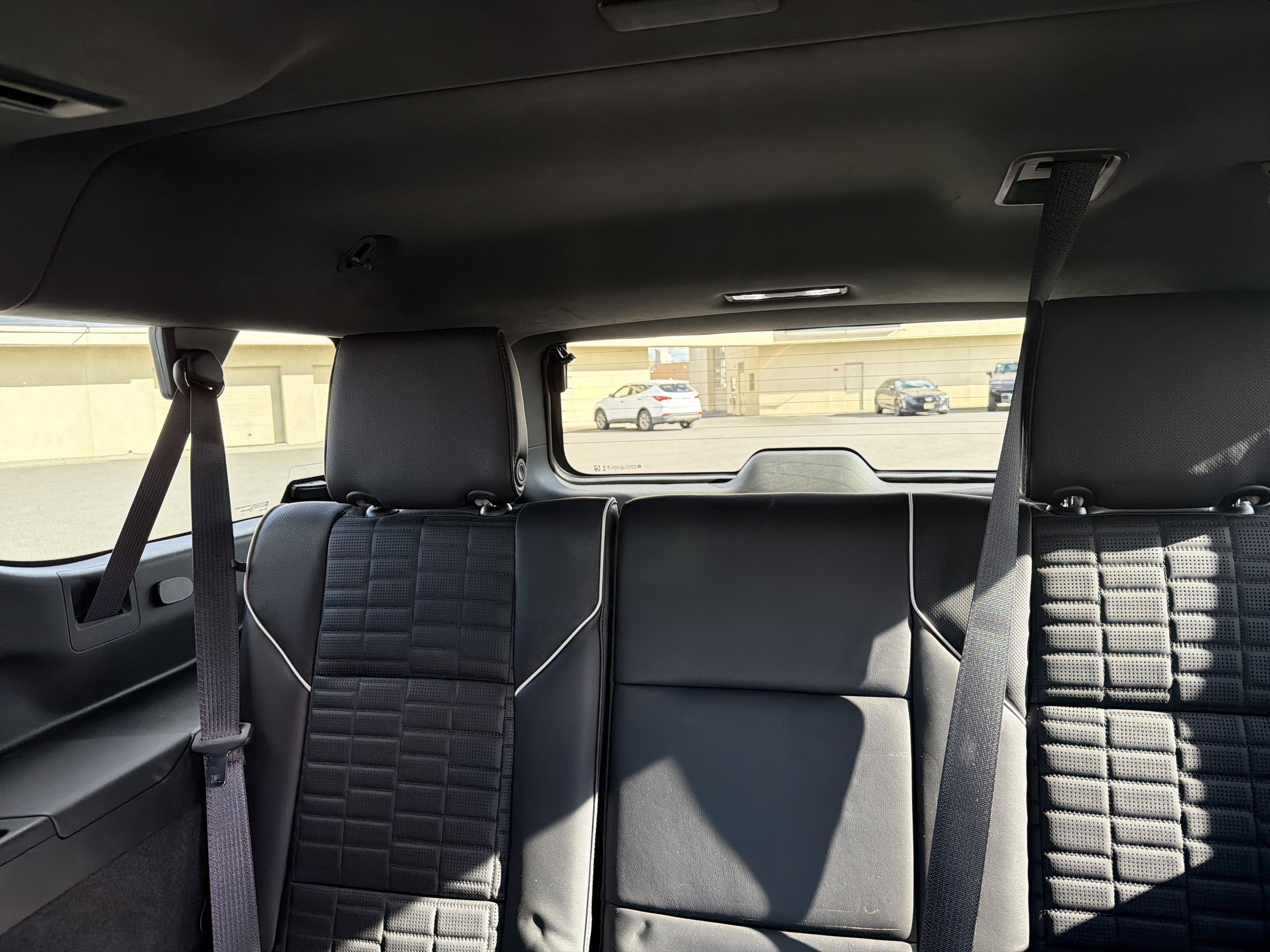 Used 2022 Cadillac Escalade ESV Premium Luxury Platinum image 31