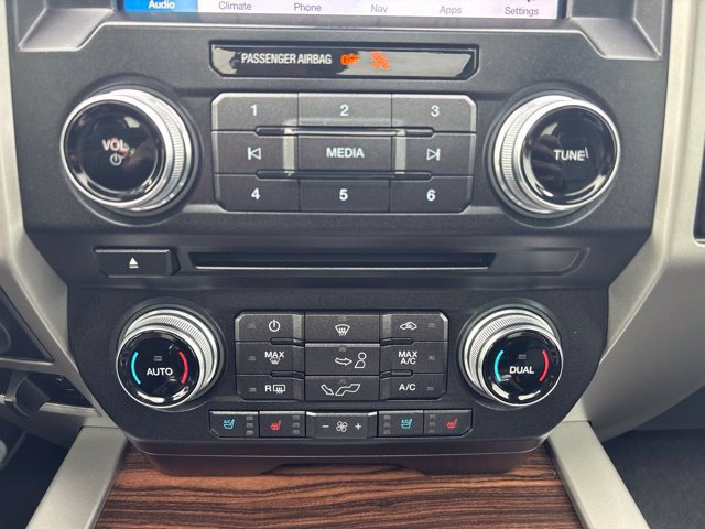 Used 2017 Ford F150 Lariat w/ Equipment Group 502A Luxury AWD/4WD image 28