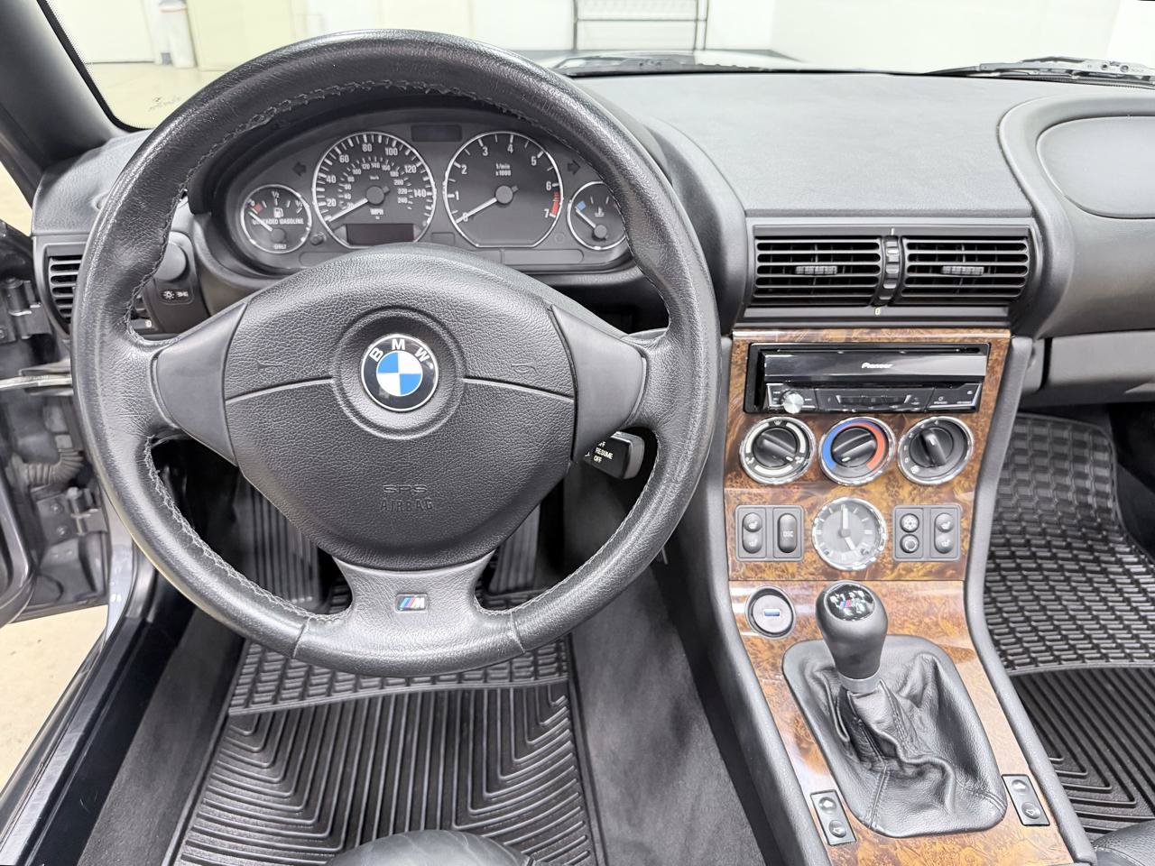 Used 2001 BMW Z3 2.5i RWD image 31