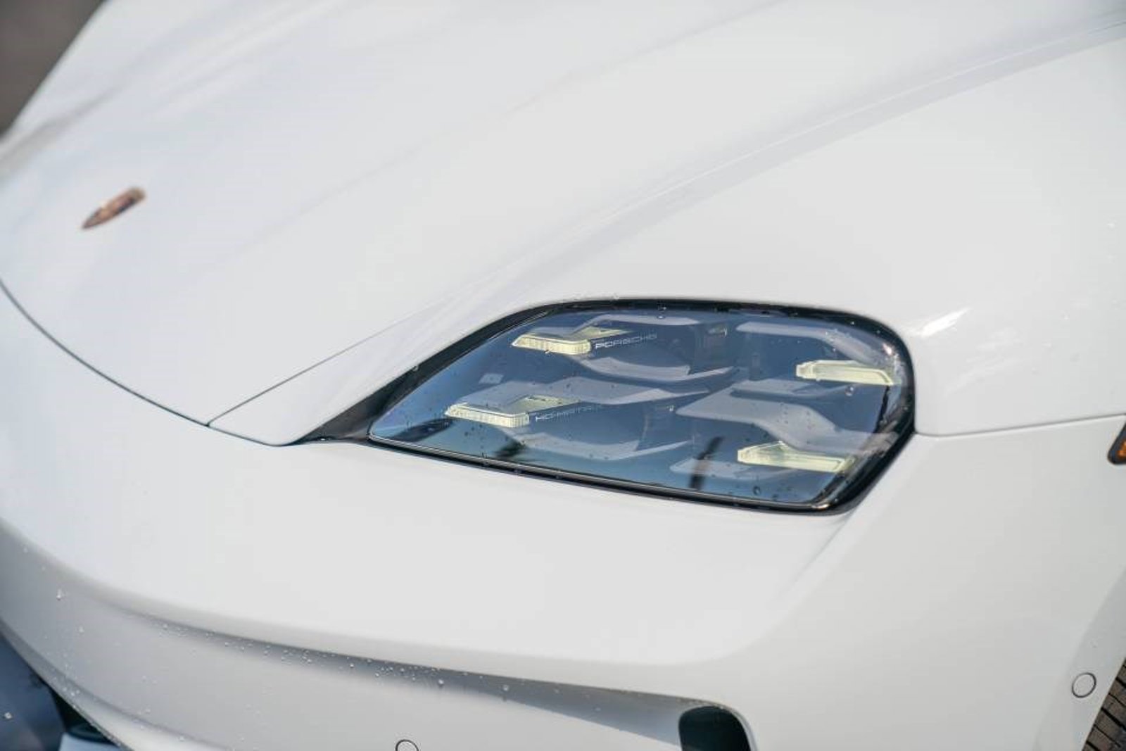 New 2026 Porsche Taycan 4S AWD/4WD image 30