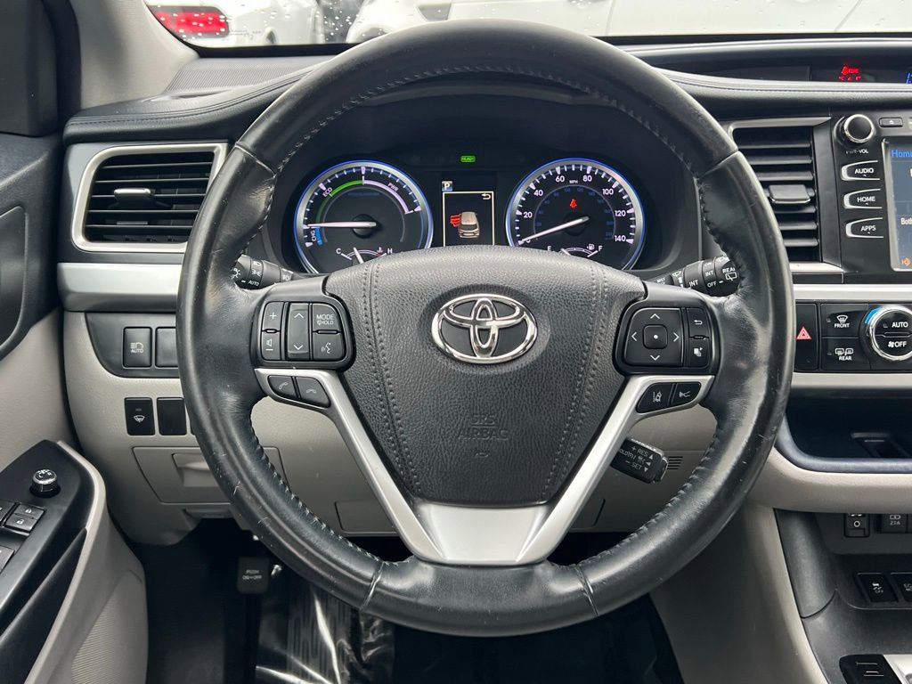 Used 2017 Toyota Highlander XLE image 21