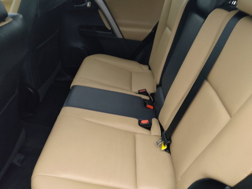 Used 2018 Toyota RAV4 Limited FWD image 18