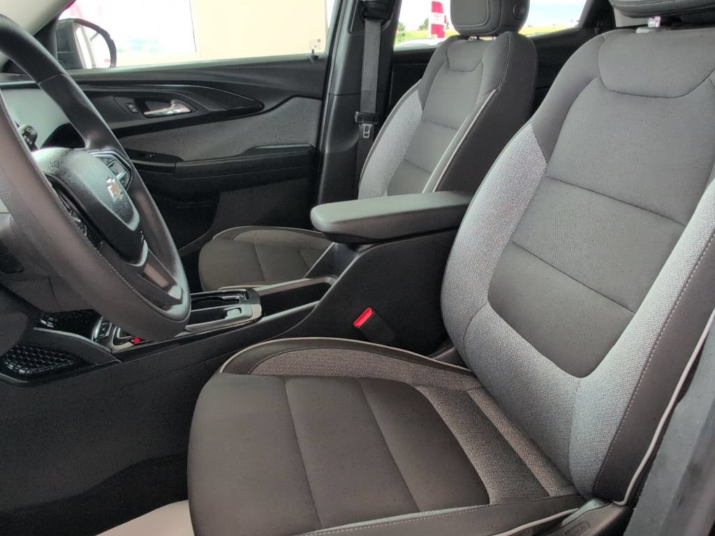 Used 2023 Chevrolet TrailBlazer LT FWD image 12