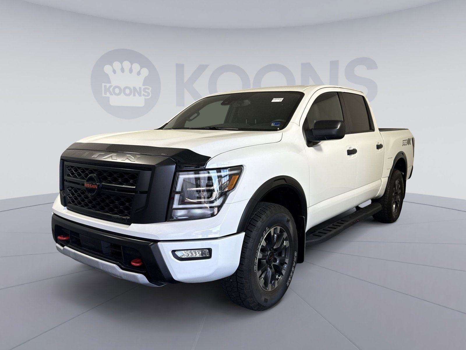 Used 2022 Nissan Titan PRO-4X w/ Off Road Protection Package AWD/4WD image 1