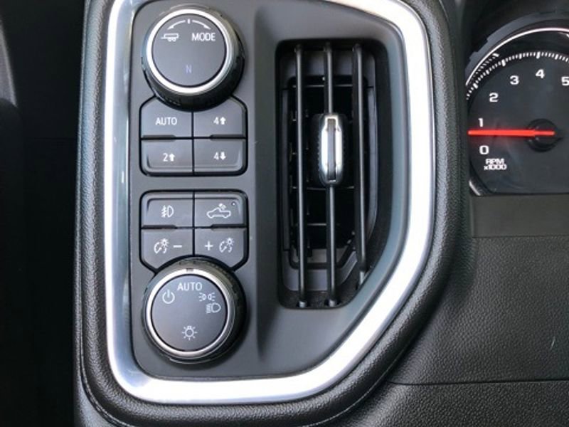 Used 2022 Chevrolet Silverado 1500 RST image 7