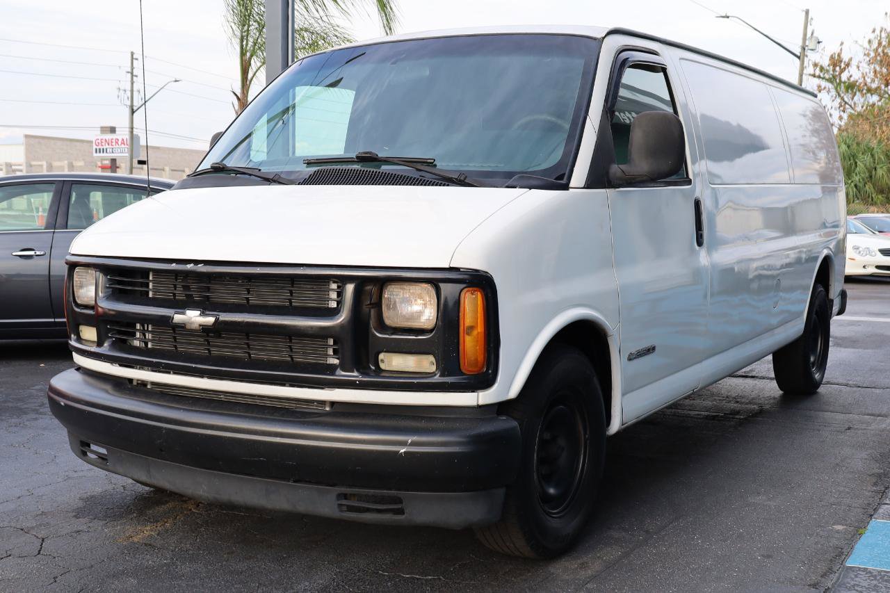 Used 2000 Chevrolet Express 2500 Extended RWD image 2