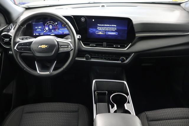 Used 2025 Chevrolet Equinox LT image 2