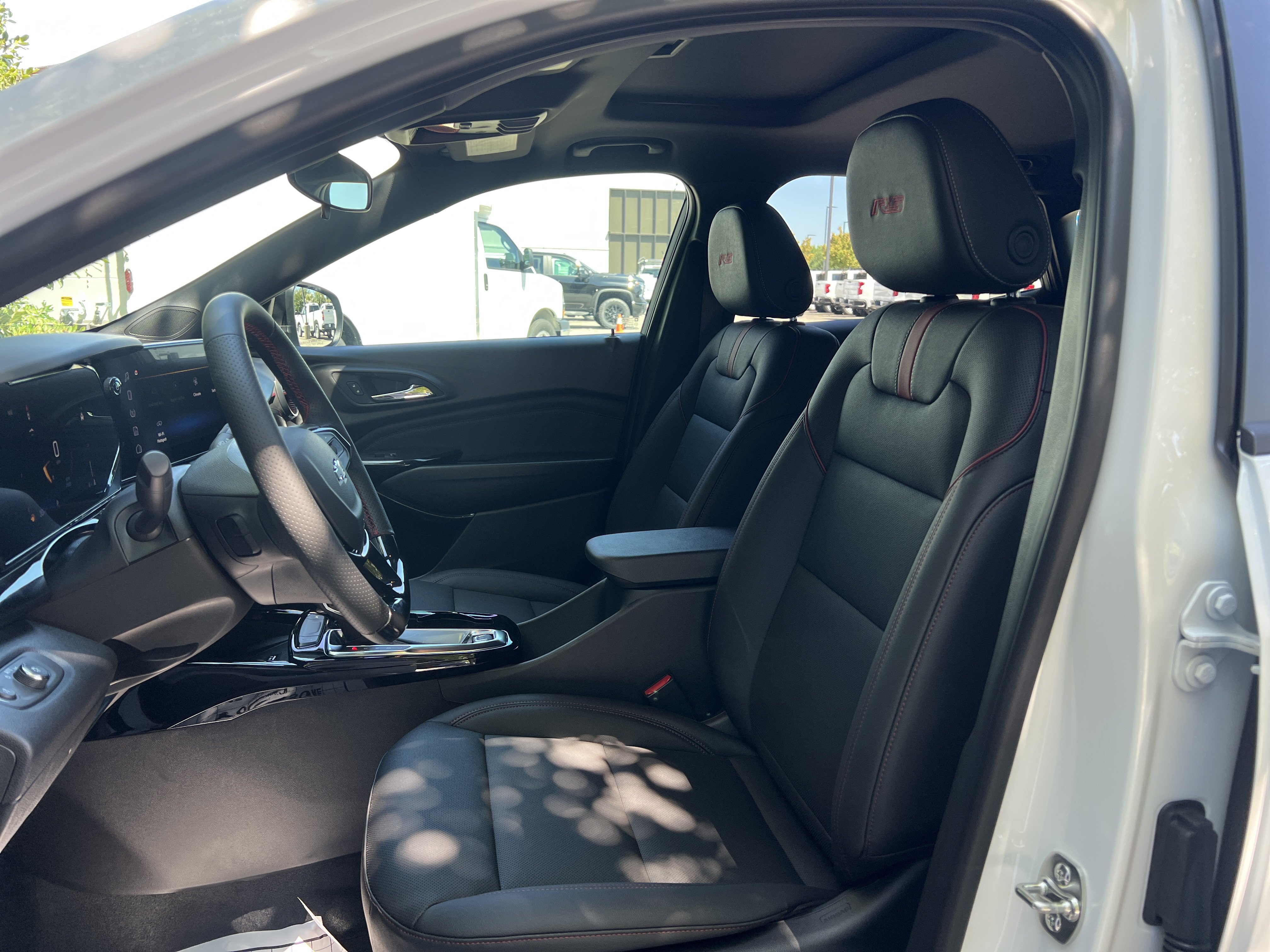 New 2026 Chevrolet Trax RS w/ Sunroof Package FWD image 46