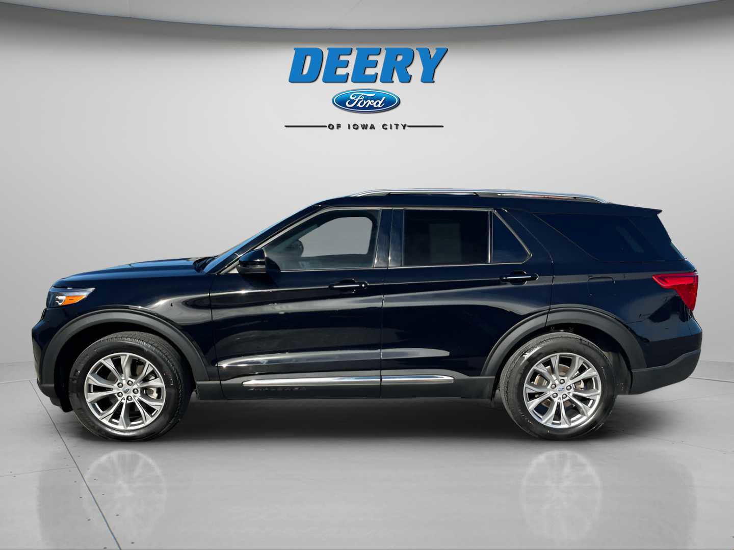 Used 2023 Ford Explorer Limited w/ Limited Technology Package image 5