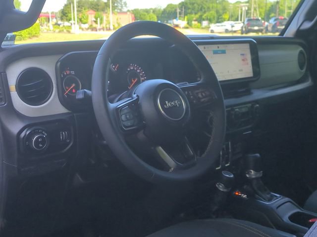 Used 2024 Jeep Gladiator Sport AWD/4WD image 29