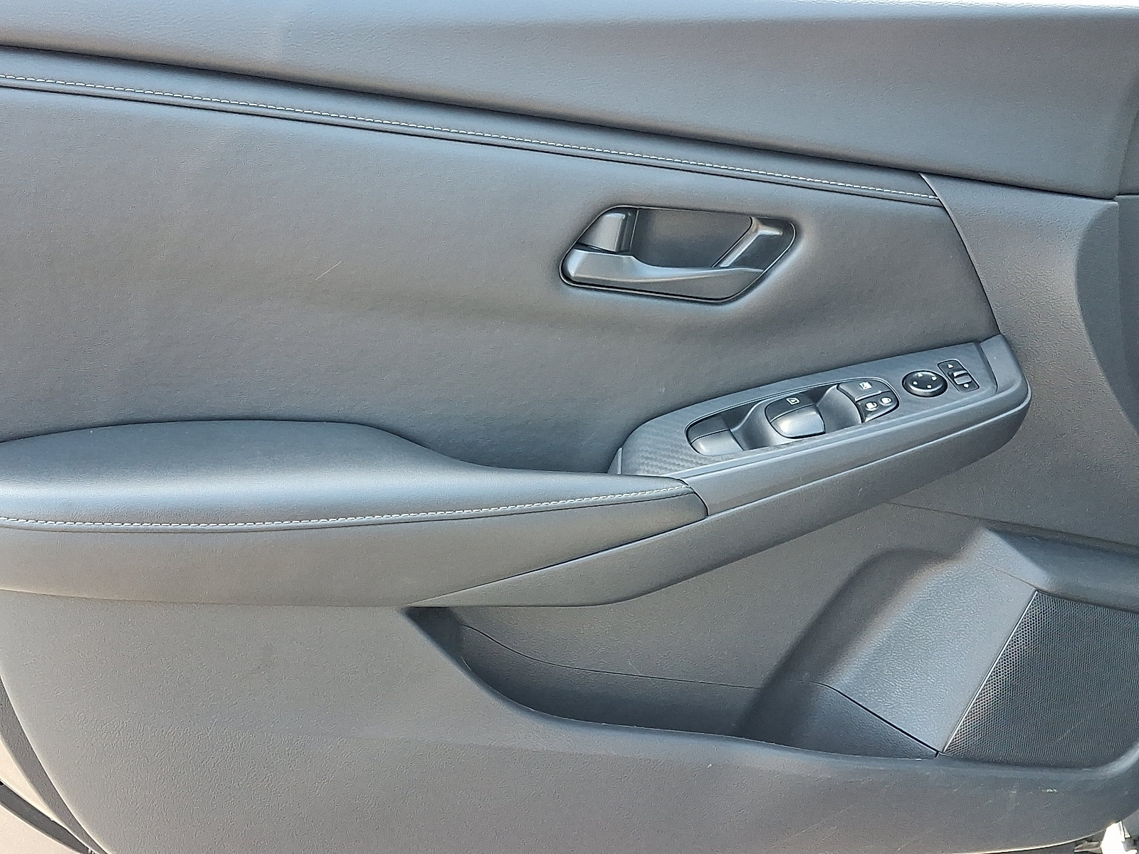 Used 2025 Nissan Sentra S FWD image 14