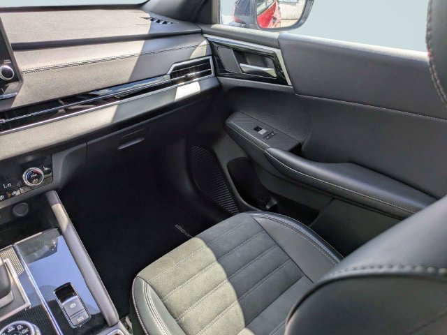 Used 2024 Mitsubishi Outlander FWD image 19