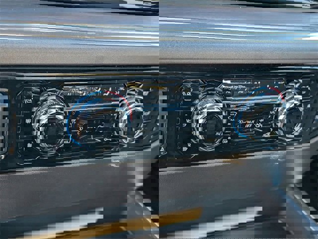 Used 2025 GMC Sierra 1500 SLT image 16