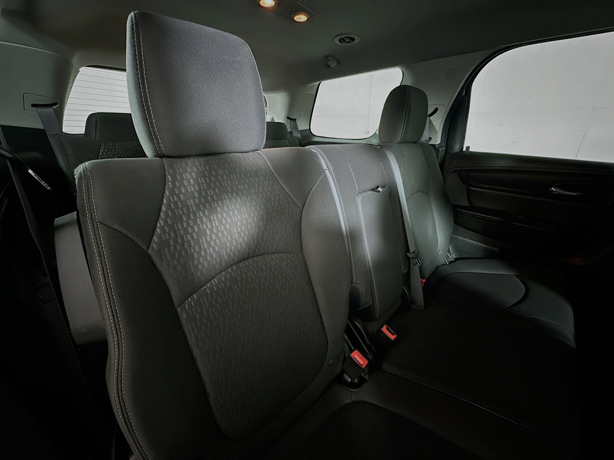 Used 2015 GMC Acadia SLE FWD image 26