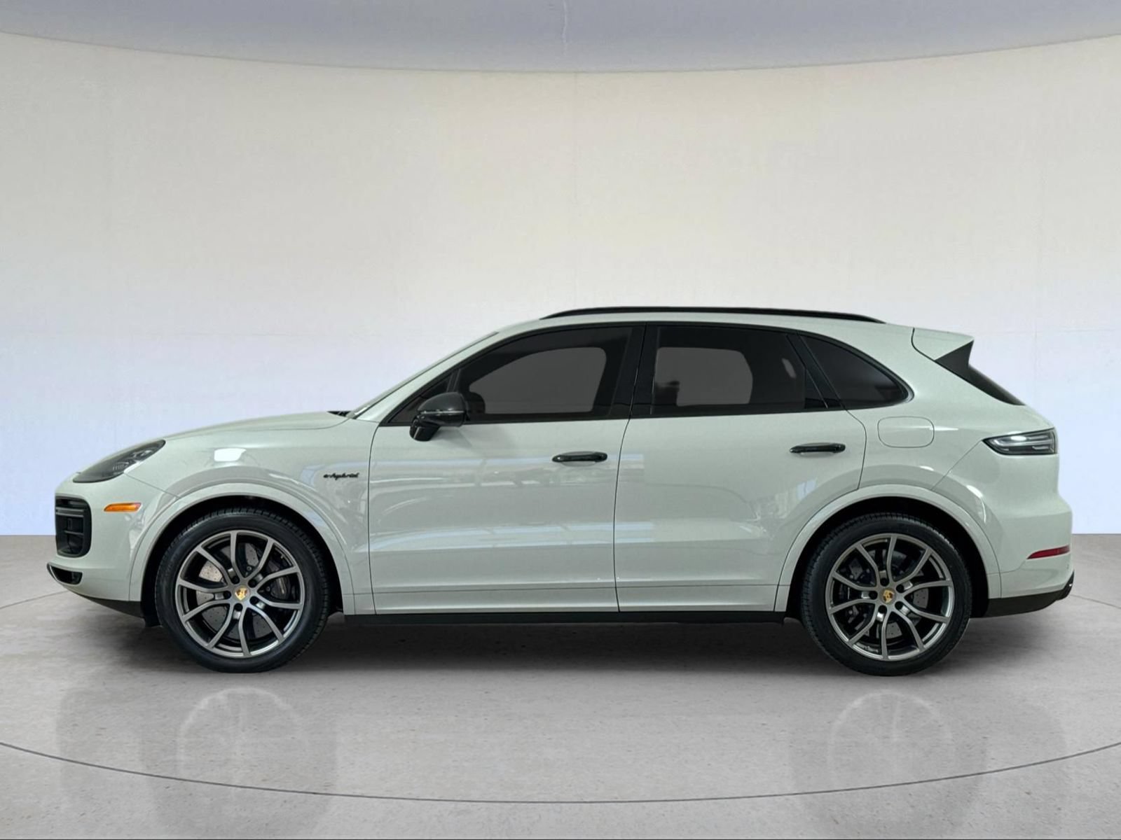 Certified 2023 Porsche Cayenne Turbo S AWD/4WD image 2