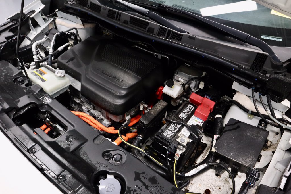 Certified 2024 Nissan Leaf SV Plus FWD image 16