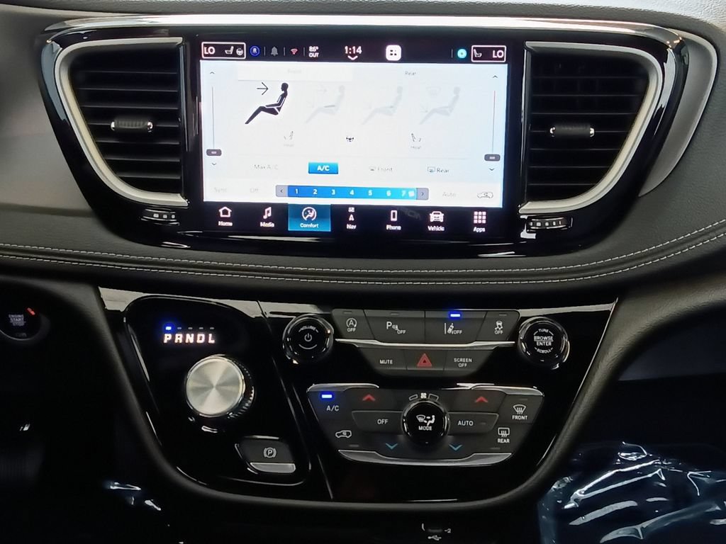 New 2027 Chrysler Pacifica Select FWD image 4