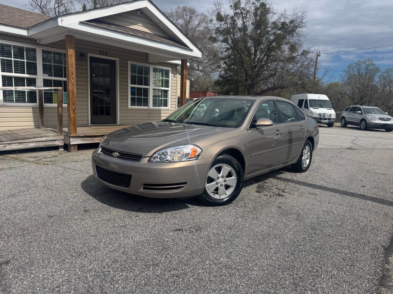 Used 2007 Chevrolet Impala LT image 2