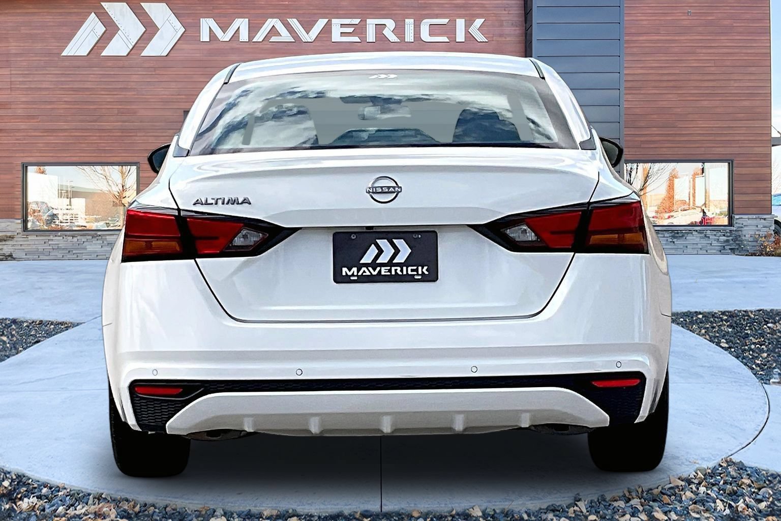 Used 2024 Nissan Altima 2.5 S FWD image 6