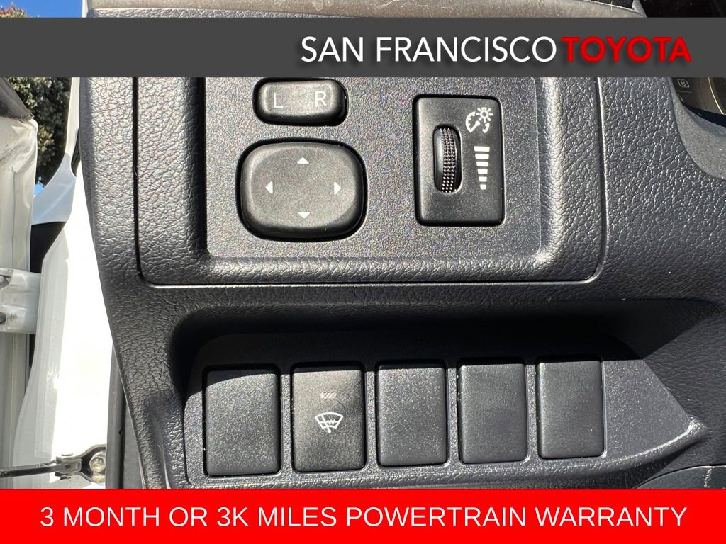 Used 2017 Lexus CT 200h image 32