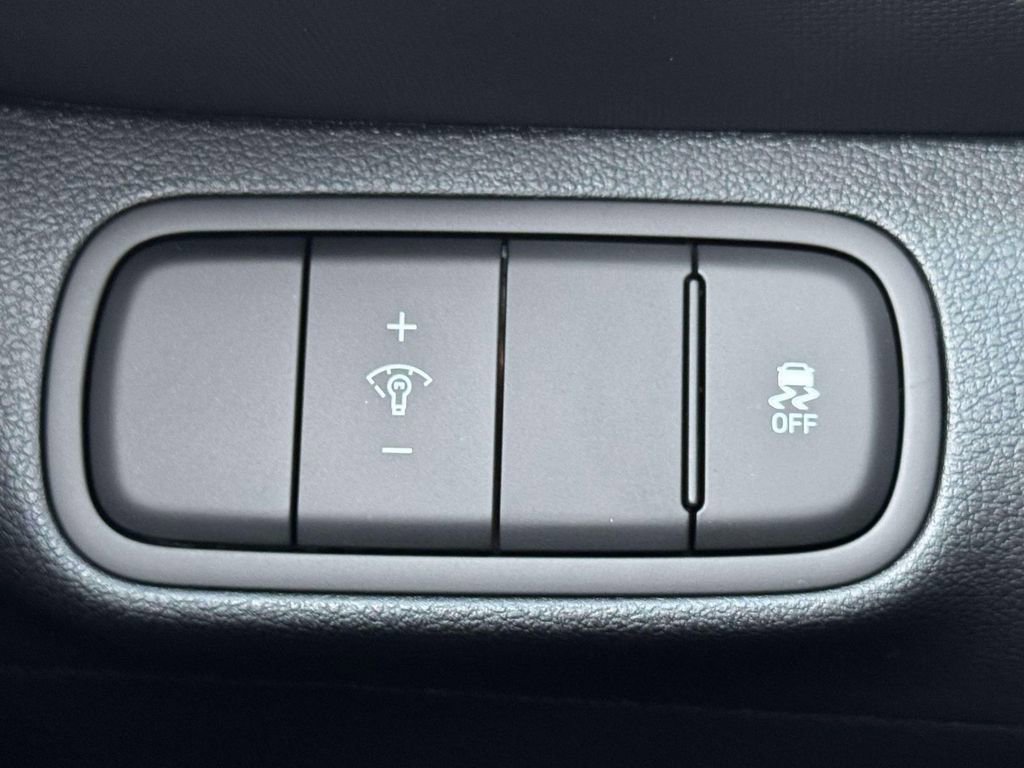 New 2026 Hyundai Venue SEL FWD image 17