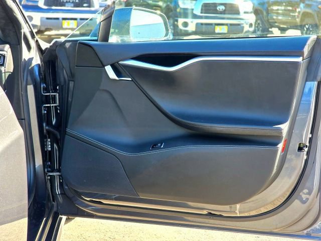 Used 2015 Tesla Model S 85D image 30