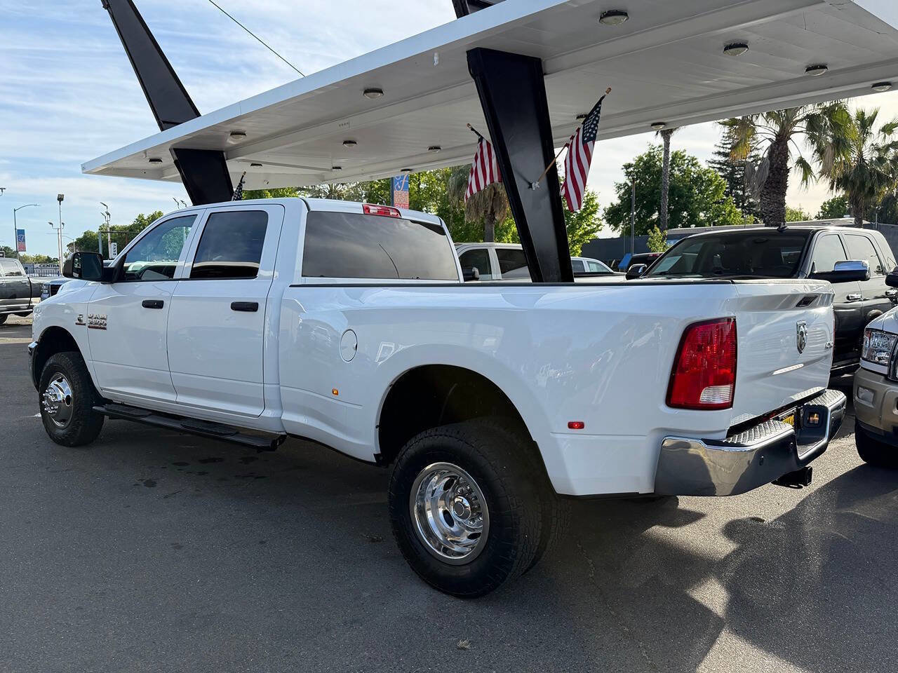 Used 2016 RAM 3500 Tradesman w/ Chrome Appearance Group image 4