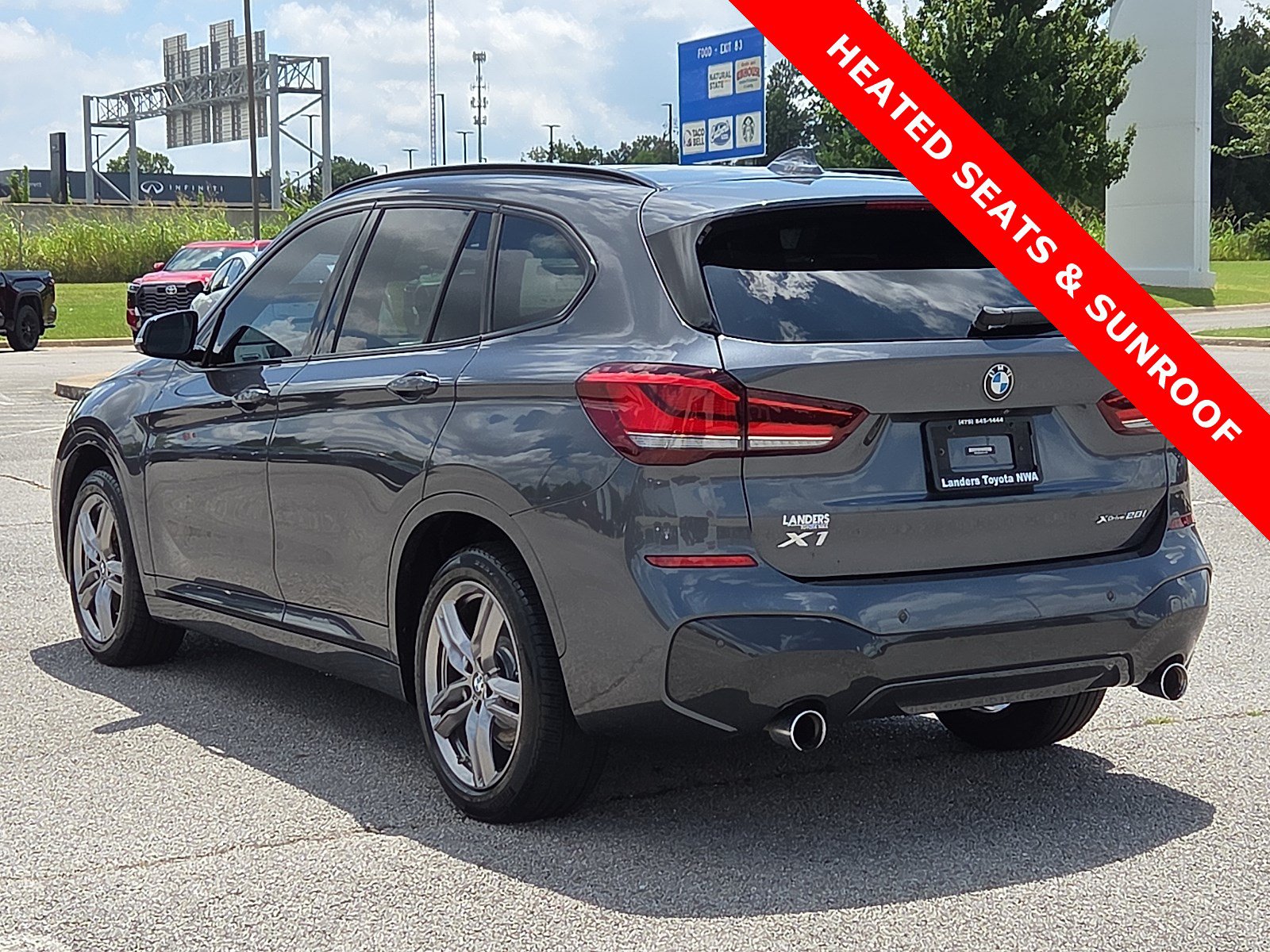 Used 2022 BMW X1 xDrive28i w/ M Sport Package AWD/4WD image 4