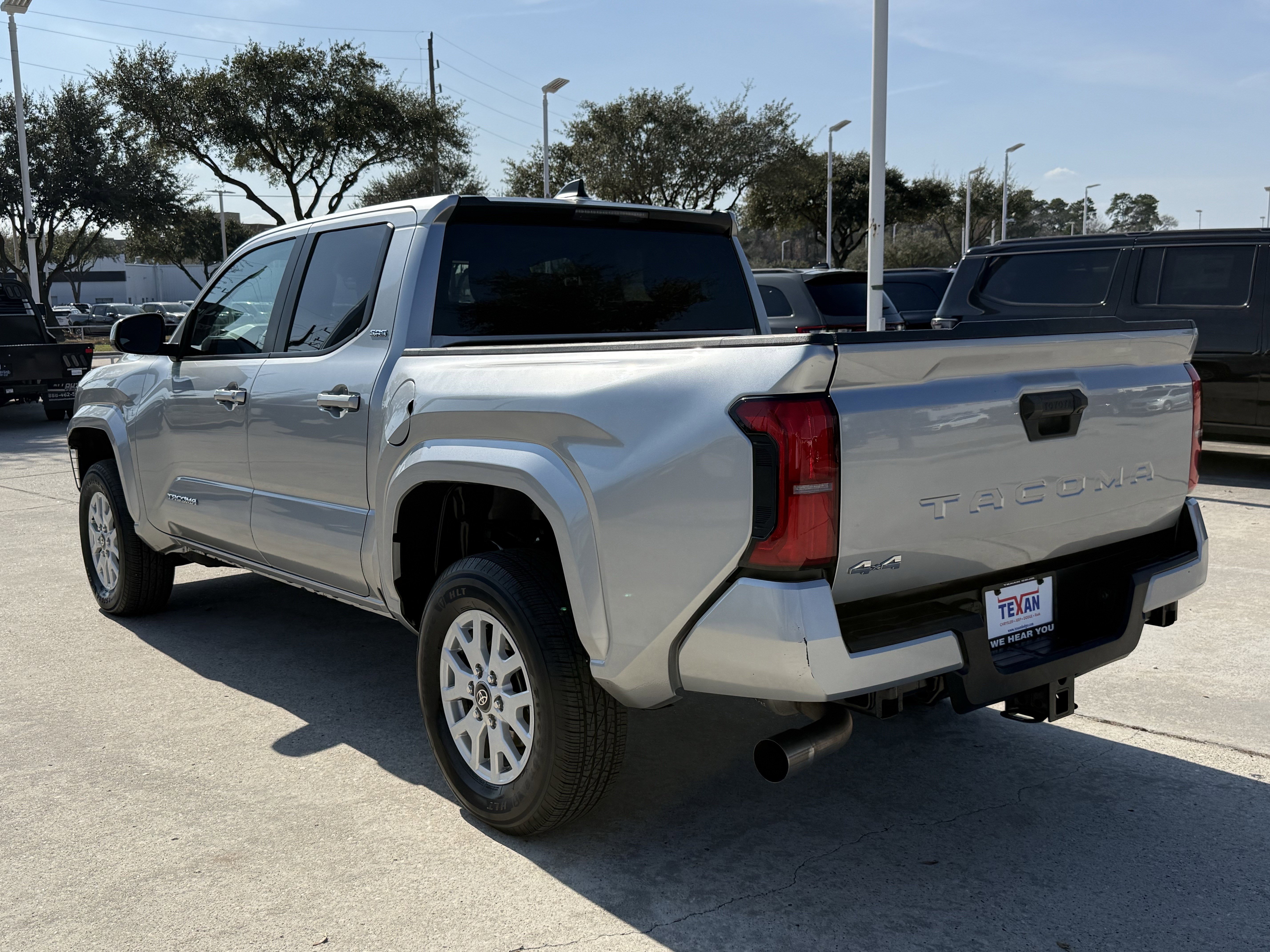 Used 2024 Toyota Tacoma SR5 image 7