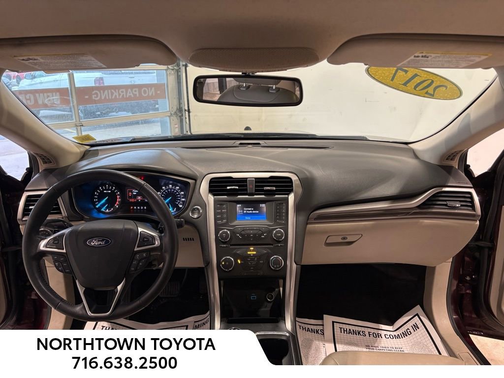 Used 2017 Ford Fusion SE FWD image 6