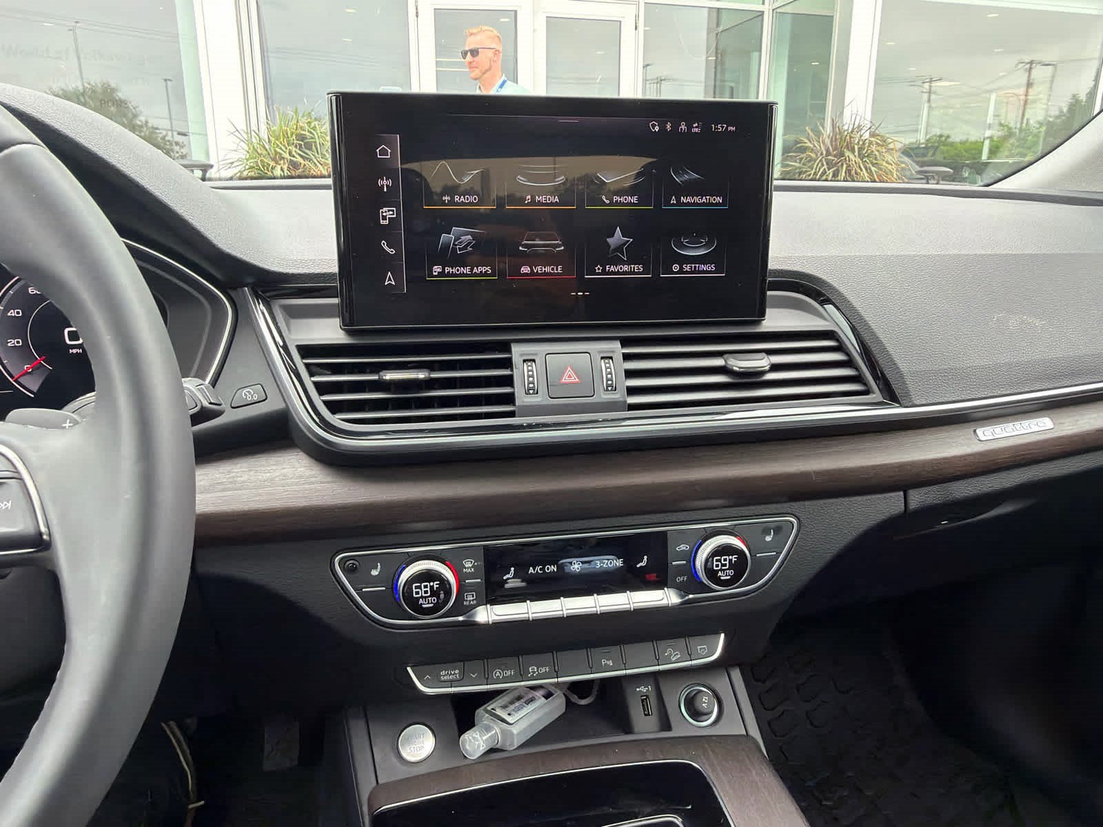 Used 2025 Audi Q5 2.0T Premium w/ Convenience Plus Package AWD/4WD image 7