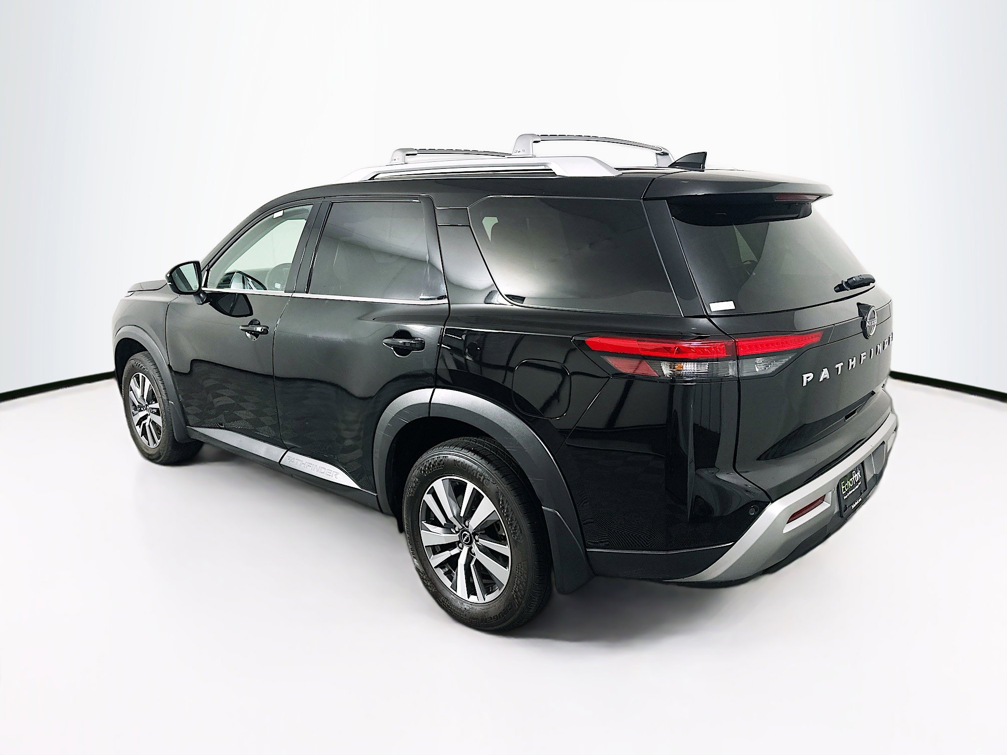 Used 2023 Nissan Pathfinder SL image 5