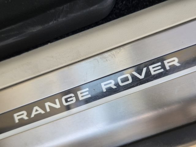 Used 2025 Land Rover Range Rover SE AWD/4WD image 9