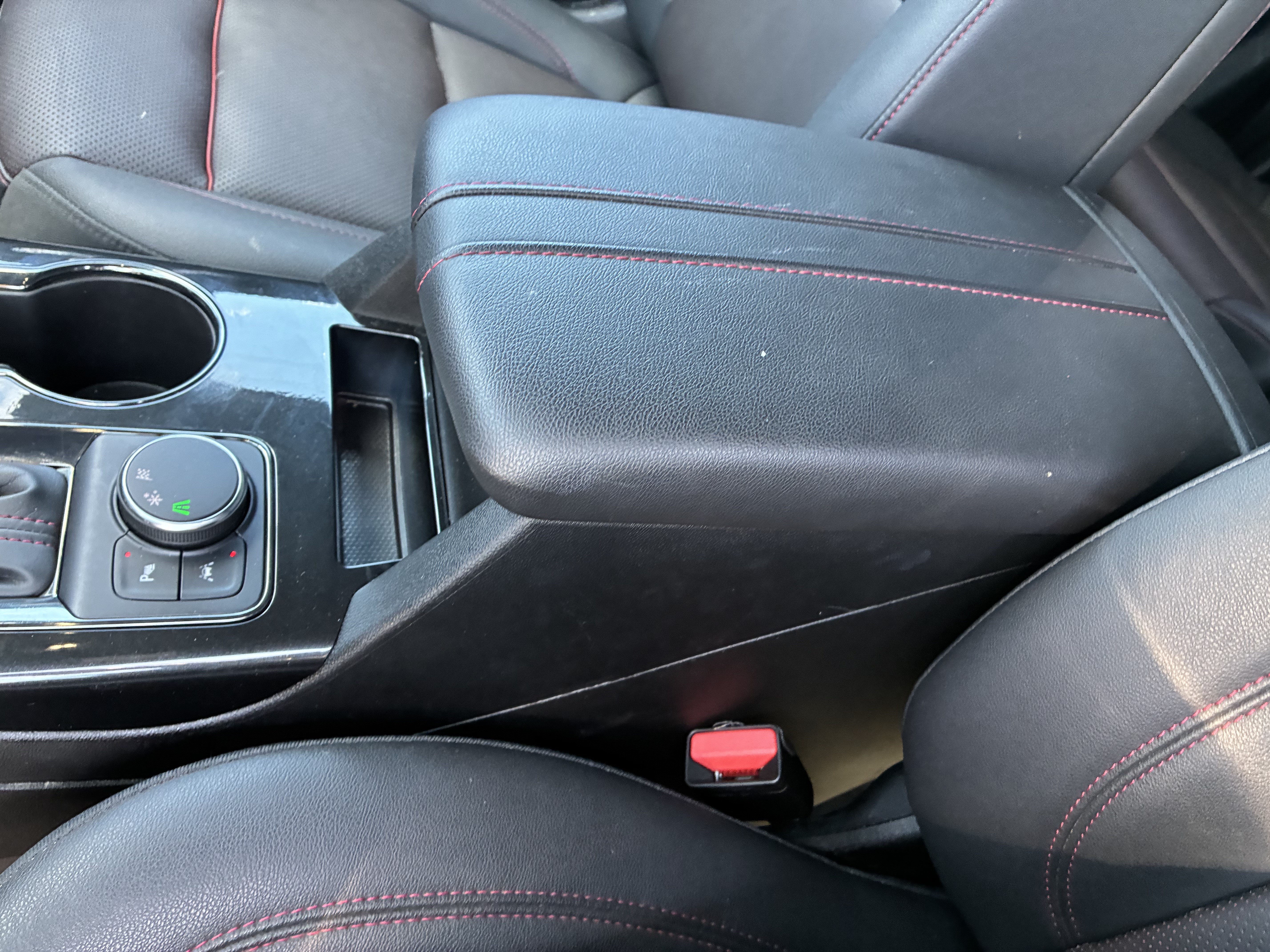 Used 2025 Chevrolet Blazer RS FWD image 36