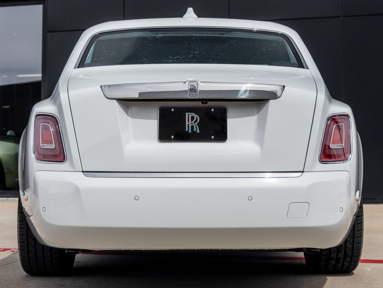 Used 2023 Rolls-Royce Phantom Extended Wheelbase w/ Leather Finishing Pack RWD image 10