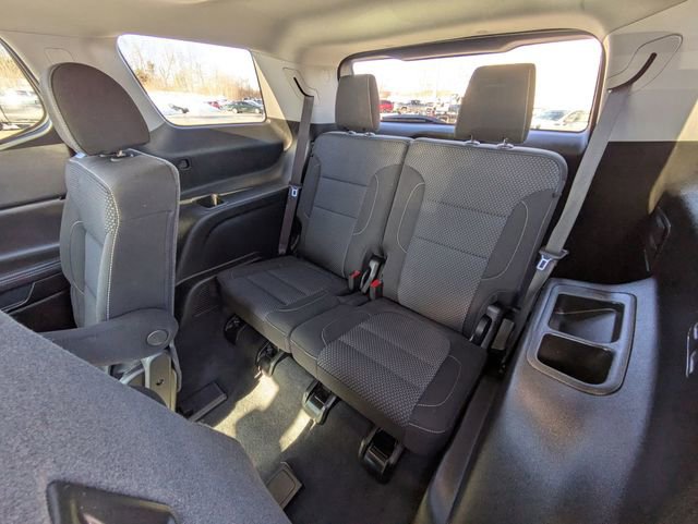 Used 2023 GMC Acadia SLE w/ Driver Convenience Package image 30