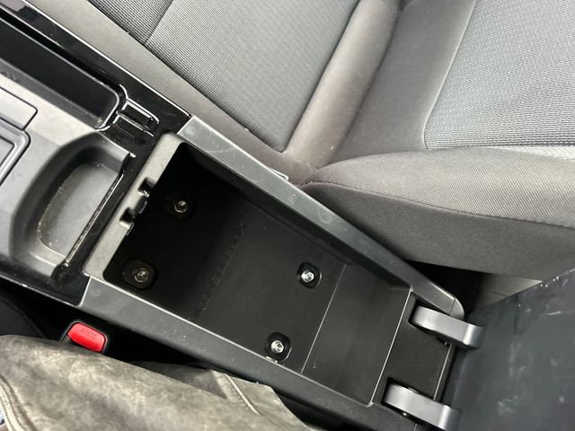 Used 2024 Toyota Prius LE FWD image 17