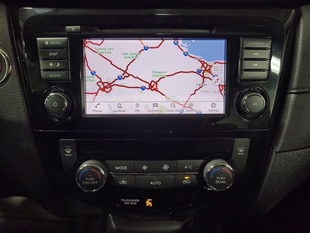 Used 2018 Nissan Rogue SV w/ Premium Package image 19