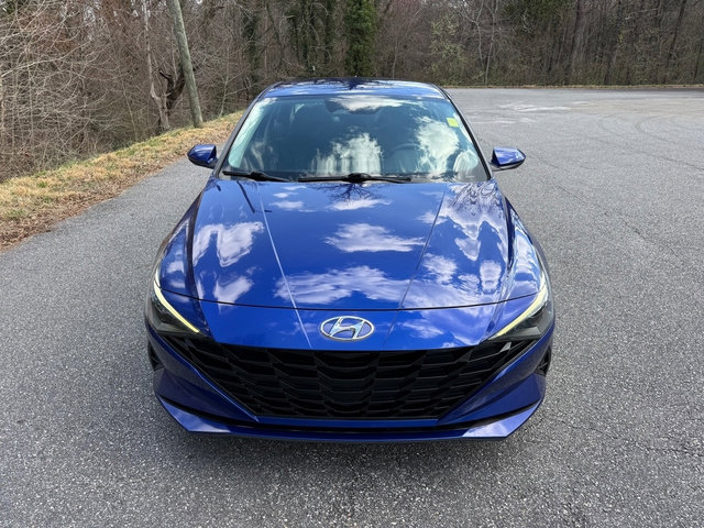 Used 2021 Hyundai Elantra SE image 3