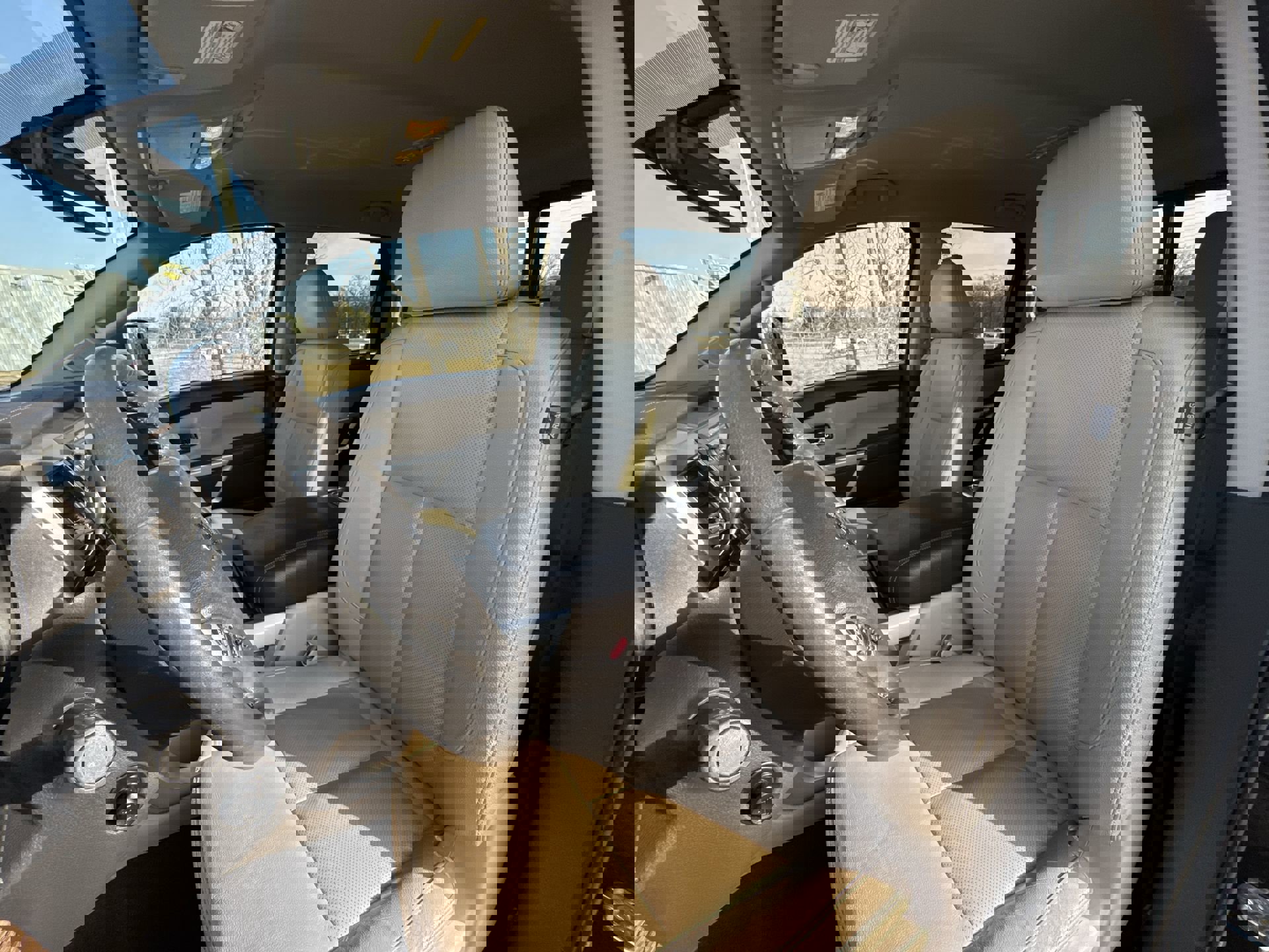 Used 2018 Nissan Titan SL w/ Chrome Package image 11