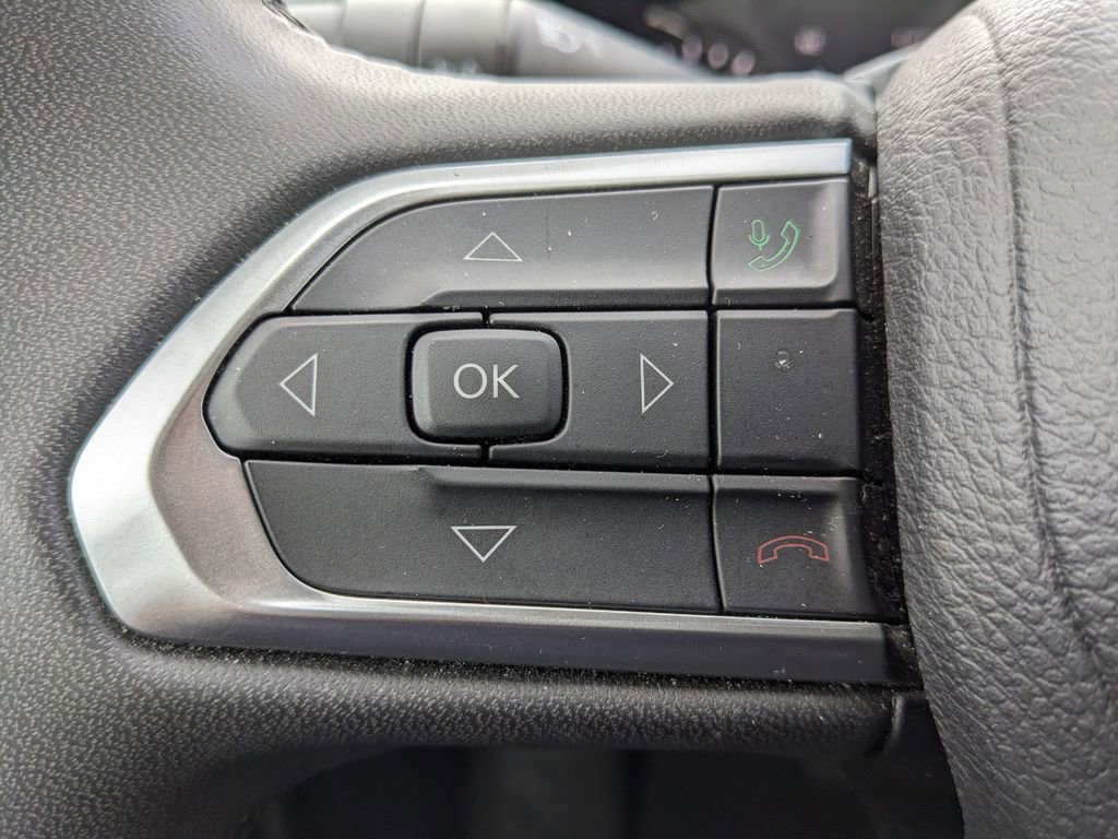 Used 2024 Jeep Compass Latitude image 25