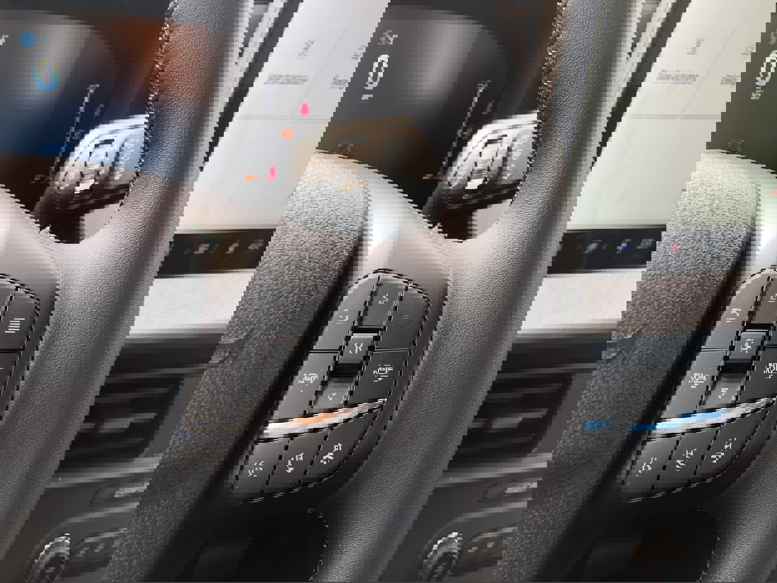 New 2025 Ford Maverick XLT w/ XLT Luxury Package image 17