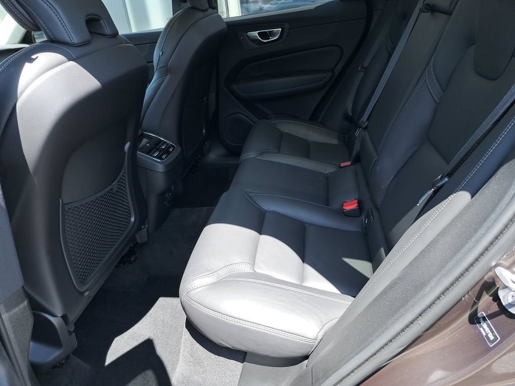 Used 2024 Volvo XC60 B5 Ultimate AWD/4WD image 23
