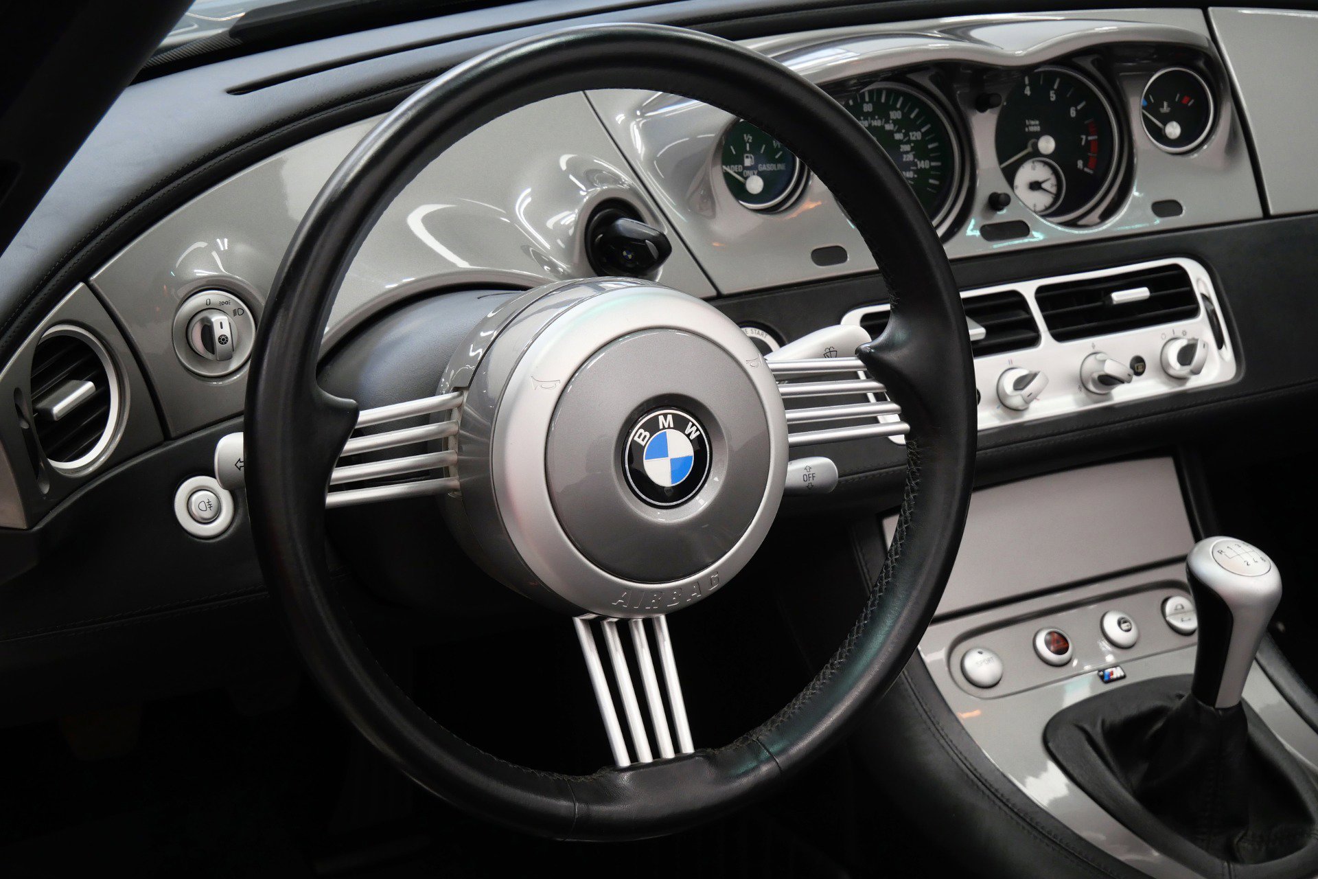 Used 2002 BMW Z8 RWD image 15