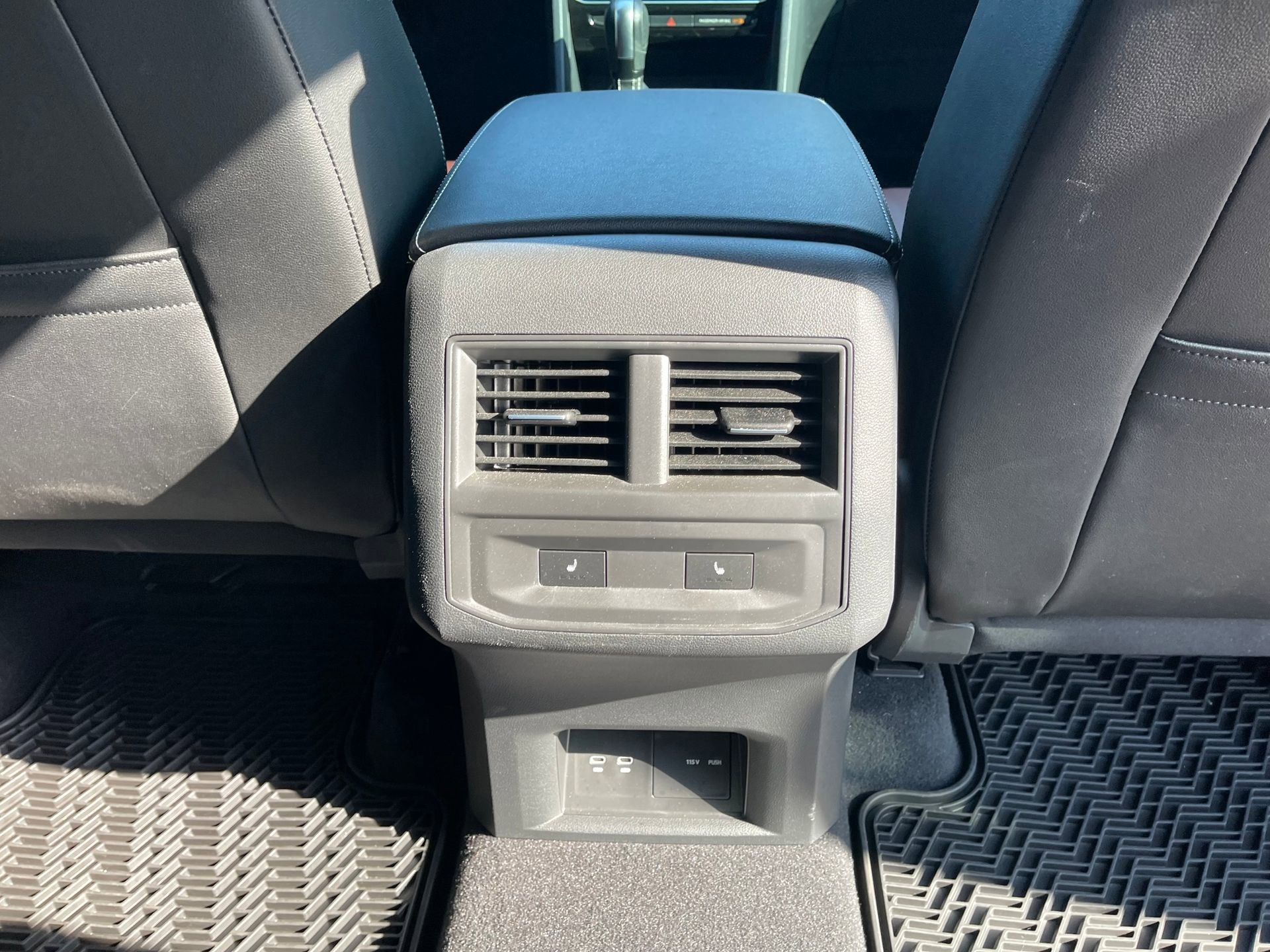 Used 2023 Volkswagen Atlas Cross Sport SEL Premium R-Line image 27