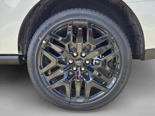 New 2027 Ford Expedition Platinum w/ Stealth Performance Package AWD/4WD image 10