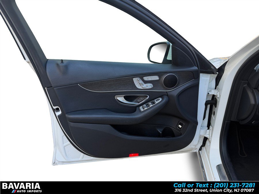 Used 2019 Mercedes-Benz C 300 4MATIC Sedan image 11