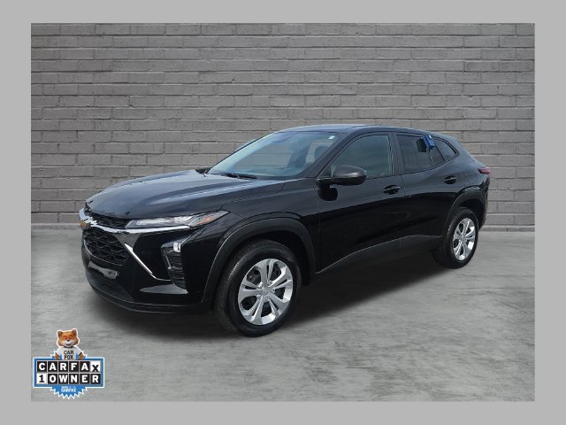 Used 2025 Chevrolet Trax LS
