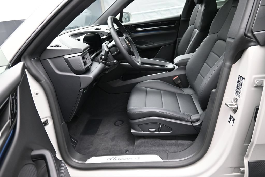 New 2026 Porsche Macan 4 Electric AWD/4WD image 5